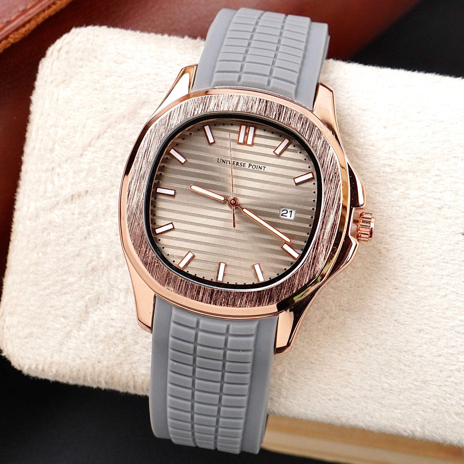 Universe Point - 40mm - Silicon Strap - S-553